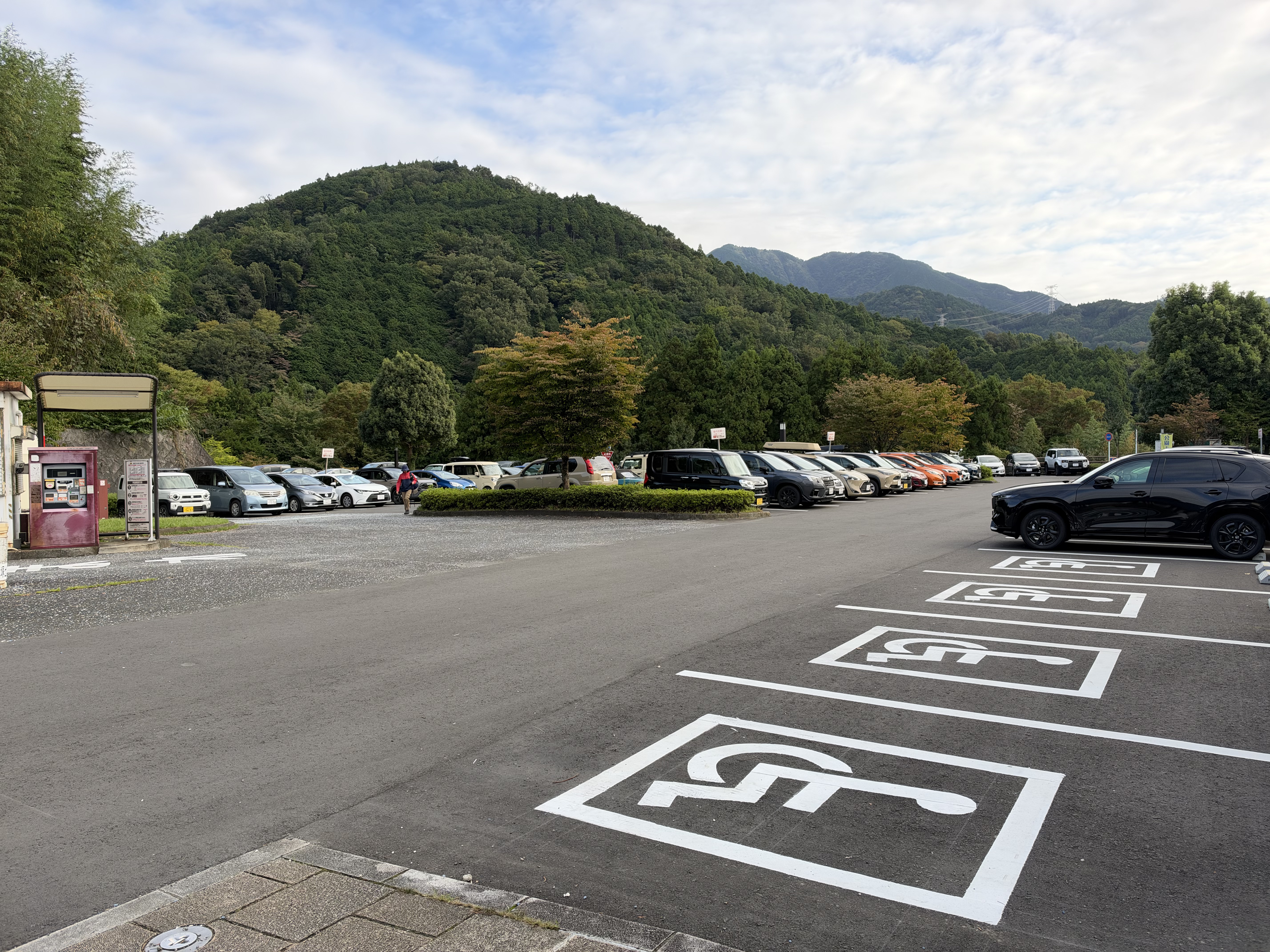 朝の第一駐車場の様子。今回は第二駐車場へ停めました。